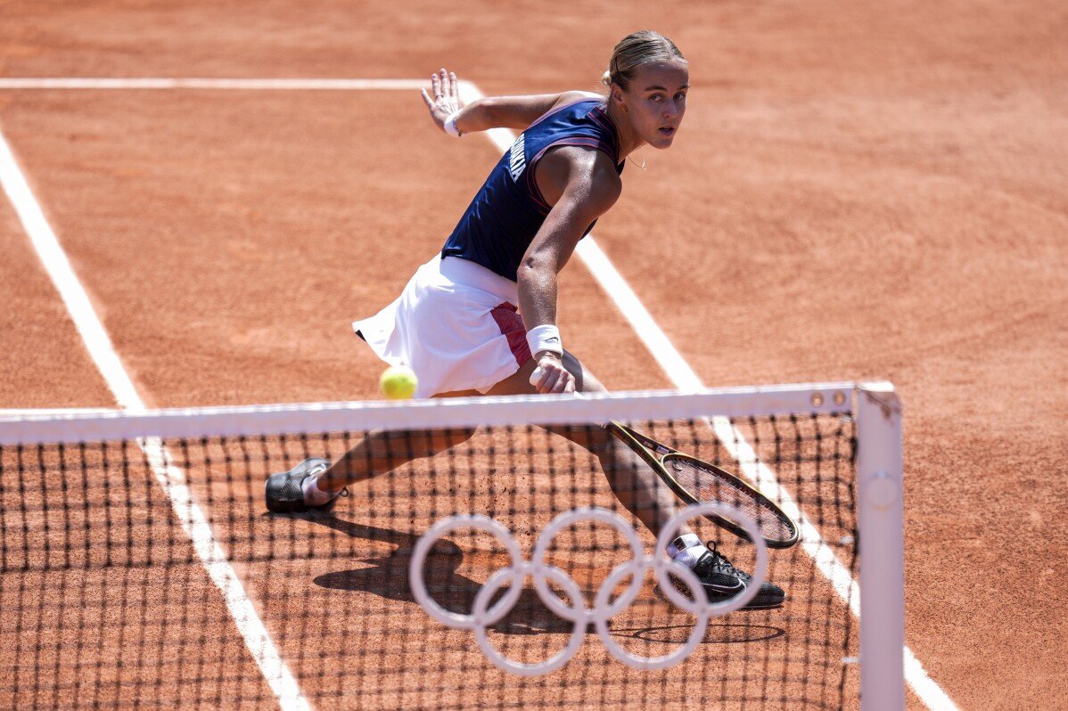 Olympics tennis: Nhà vô địch Wimbledon Barbora Krejcikova thua Anna Karolina Schmiedlova tại Paris